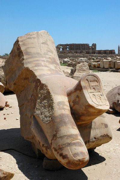 Giant Statue, Starověký Egypt, Ancient Africa, Egypt Museum, Pyramids Egypt, Ancient Egyptian Jewelry, Amenhotep Iii, 동화 삽화, Karnak Temple