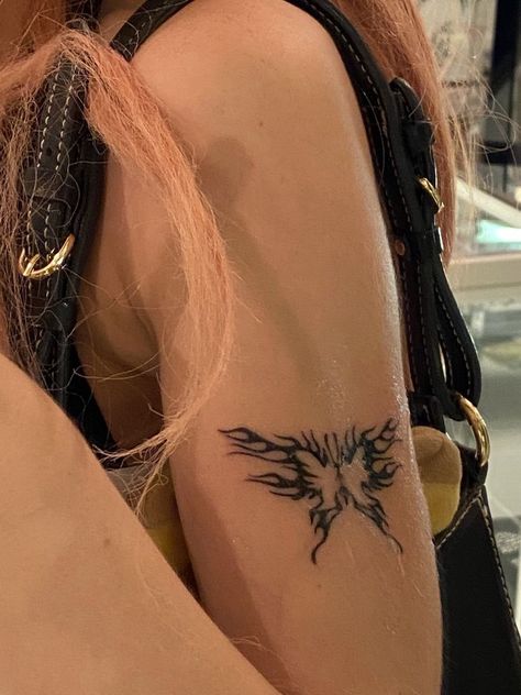 Tattoo Ideas Trendy, Fine Line Grunge Tattoo, 200s Tattoos, Promiscuous Tattoos, Small Phoenix Tattoos For Women Arm, Edgy Tattoos Women, Tatuajes Astetics Mujer, Small Badass Tattoos, Unquie Tattoo Ideas