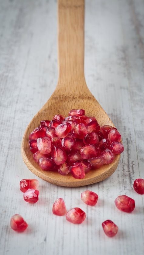 Favorite Christmas Desserts, Fresh Herb Recipes, Pomegranate Recipes, Homemaking Tips, Pomegranate Seeds, Crockpot Recipes Easy, The Best Recipes, Kitchen Tips, Creative Food