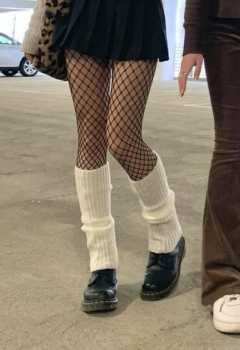 Fishnets And Leg Warmers Outfits, Fishnets With Leg Warmers, Net Tights Outfit, Fish Net Tights Outfit Dresses, Tube Socks Outfit, Fish Nets Outfit, Leg Warmers Outfit Aesthetic, Txt Concert Outfit Ideas, Txt Concert Outfit