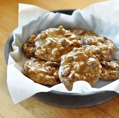 Classic Southern Pralines...every time I go to New Orleans or Charleston, I come home with an addiction to these :-) Pralines Recipe, Southern Praline, Praline Recipe, Gluten Free Treats, Homemade Candies, Candy Desserts, Classic Southern, All I Ever Wanted, Eat Dessert