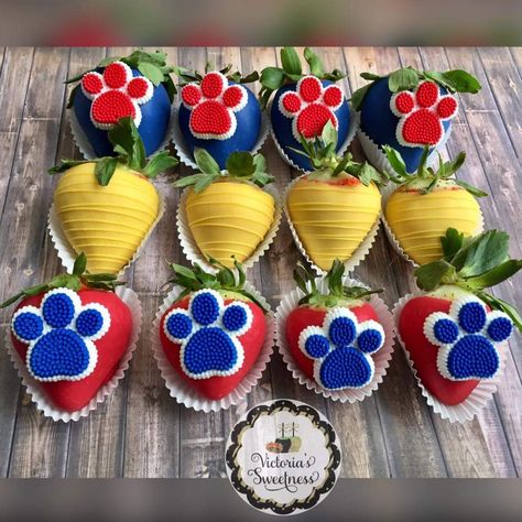 Paw Patrol Chocolate Covered Strawberries, Paw Patrol Sweet Table Ideas, Paw Patrol Birthday Treats, Paw Patrol Strawberries, Paw Patrol Party Treats, Paw Patrol Treat Table, Paw Patrol Treats Ideas, Paw Patrol Cake Pop, Paw Patrol Themed Food