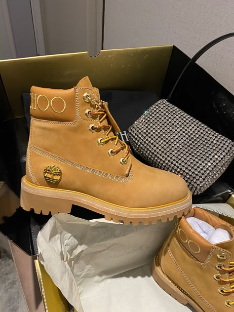 Jimmy Choo Timberland Boots, Timberlands Aesthetic, Timberland Boots Aesthetic, Timberland Heels Outfit, Timberlake Boots, Hype Pics, Timberlands Boots, Tims Boots, Teen Boots