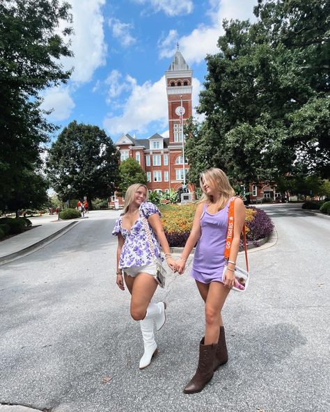 Clemson Game Day Outfits, Clemson Gameday Outfit, Clemson Gameday, Clemson Outfits, Hockey Game Outfit, College Gameday Outfits, Gameday Fits, Game Day Fits, Best Friend Pics