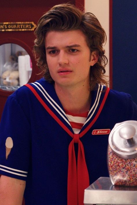 Robin From Stranger Things, Steve Harrington Stranger Things, Joe Kerry, Beautiful Joe, Stranger Things Season 3, Stranger Things Steve, Stranger Things Dr, Stranger Things Characters, Joe Keery