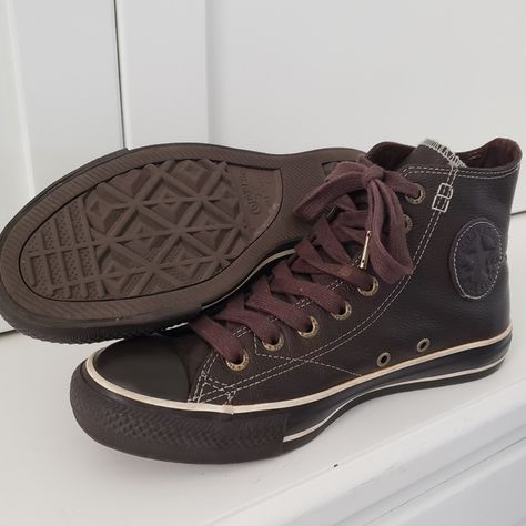 Converse Chuck Taylor All-Star - Men's - European HiTop - Brown Leather Size 6.5 Brown Leather Converse, Converse Leather Shoes, Leather Chuck Taylors, Brown Converse, Converse Brown, Brown Leather Sneakers, Aesthetic Collection, Leather Converse, Outfits With Converse