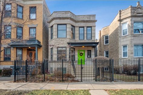 Chicago Greystone, Townhouse Chicago, Chicago Logan Square, Old Chicago Apartment, Chicago Homes Suburbs, Old Chicago Brick, Blue Penny Tile, Chicago Real Estate, Chicago Neighborhoods