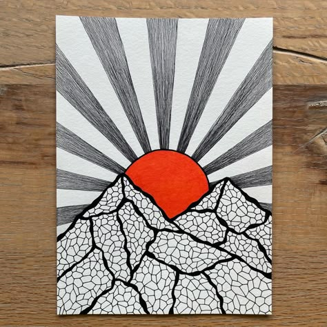 Tekening van bergen in zwart-wit en de zon in oranje Black And White Landscape Drawing, Lighthouse Drawings, Zendala Art, Air Drawing, Sunrise In The Mountains, Diy Art Work, Journaling Doodles, Neurographic Art, Easy Mandala Drawing