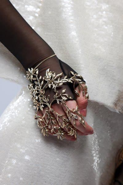 Прокрасиво - Insp Moda Steampunk, Mode Steampunk, Outfit References, Chanel Couture, Gothic Steampunk, Hand Jewelry, Steampunk Fashion, Fashion Details, Punk Rock