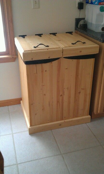 Double trash can Diy Wood Trash Can, Trash Can Storage Kitchen Diy Plans, Indoor Trash Can Storage, Diy Garbage Can Storage Kitchen, Wood Trash Can Holder, Wooden Trash Can Holder, Double Trash Can, Barndominium Kitchen, Wooden Trash Can