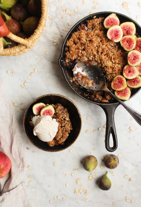 APPLE & FIG CRUMBLE Fall Crumble Recipe, Fig Crumble Recipe, Fig And Apple Pie, Apple And Fig Recipes, Vegan Fig Dessert, Fig Desert, Fig Cobbler, Figs Dessert, Fig Desserts