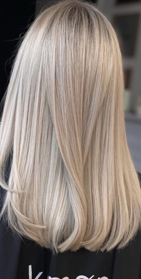 Dark Blonde Lob Straight, Sand Blonde Hair With Highlights, Platinum Champagne Blonde, Icy Champagne Blonde Hair, Champagne Beige Blonde Hair, Blonde Balayage Neutral, Blonde Beige Highlights, Champagne Blonde Hair With Highlights, Pale Beige Blonde Hair