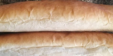 Po Boy Bread Recipe, New Orleans French Bread Recipe, Poboy Sandwich Recipe, Sandwhich Bread, Dinner Rolls Easy, Hot Dog Bun, Homemade French Bread, Best Sandwiches, French Bread Recipe