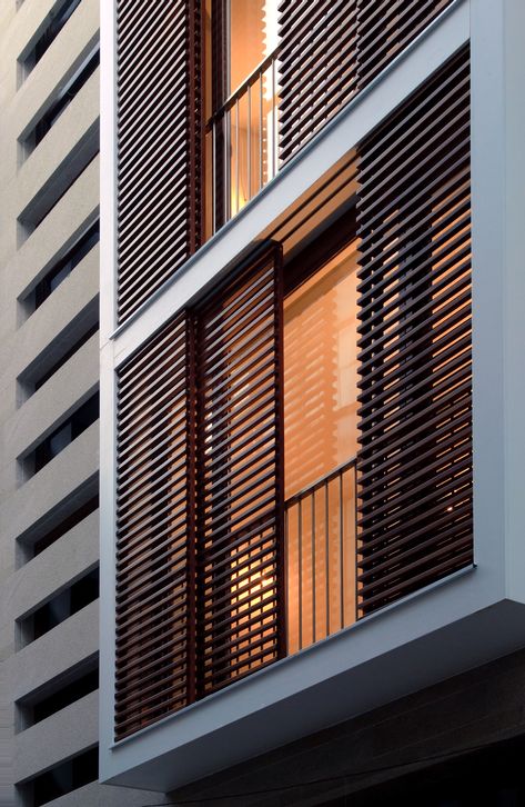 Louvers In Elevation, Facade Grill Design, Window Panels Ideas, Balcony Shutter Ideas, Balcony Lattice, Modern Window Design Exterior, Window Screens Exterior, Window Outside Design, Window Designs Exterior