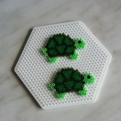 Bead Turtle, Perler Beads Ideas, Small Turtle, Easy Perler Bead Patterns, Melty Bead Patterns, Pearl Beads Pattern, Easy Perler Beads Ideas, Fuse Bead Patterns, Hama Beads Design