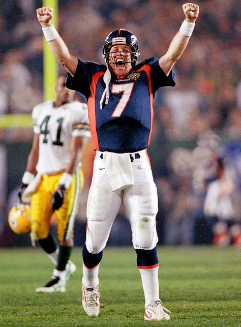 Image Slides - Super Bowl - Greatest Super Bowl Moments Denver Broncos Players, Broncos Wallpaper, Broncos Cheerleaders, Denver Broncos Logo, Girls Football Boots, Go Broncos, Denver Broncos Football, John Elway, Broncos Football