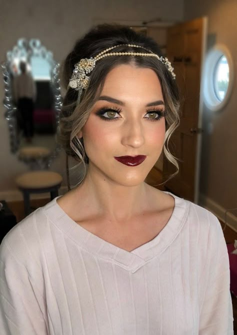 Gatsby Makeup And Hair, 1920s Makeup Gatsby, Great Gatsby Makeup, Gatsby Hairstyles, Old Hollywood Makeup, Gatsby Makeup, Great Gatsby Hairstyles, Great Gatsby Wedding Theme, 1920s Makeup