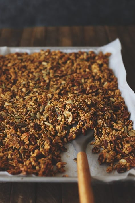 ultimate pumpkin spice granola. Canned Pumpkin Recipes, Pumpkin Spice Recipes, Easy Granola Recipe, Pumpkin Spice Granola, Pumpkin Granola, Oatmeal Granola, Pumpkin Recipes Healthy, Savory Pumpkin Recipes, Granola Recipe Homemade