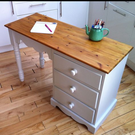 Refurbish Desk, Pine Desk Makeover, Wooden Desk Refurbished, Desk Restoration Ideas, Wood Desk Upcycle, Pine Desk Upcycle, Bureau Desk Upcycle, Paint Wooden Desk, Upcycle Writing Bureau