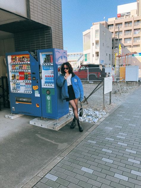 casually lying on a konbini in japan Tokyo Photoshoot Ideas, Osaka Photoshoot, Vending Machine Photoshoot, Japan Poses Photo Ideas, Tokyo Vibes Aesthetic, Konbini Aesthetic, Tokyo Photo Ideas, Pokemon Photoshoot, Tokyo Moodboard