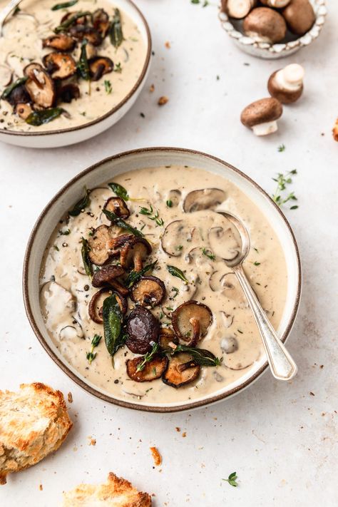 Best Winter Soups, Homemade Cream Of Mushroom Soup, Homemade Cream Of Mushroom, Mushroom Soup Recipe, Cream Soup Recipes, Winter Soup Recipe, Creamy Mushroom Soup, Fall Soup, Mushroom Soup Recipes