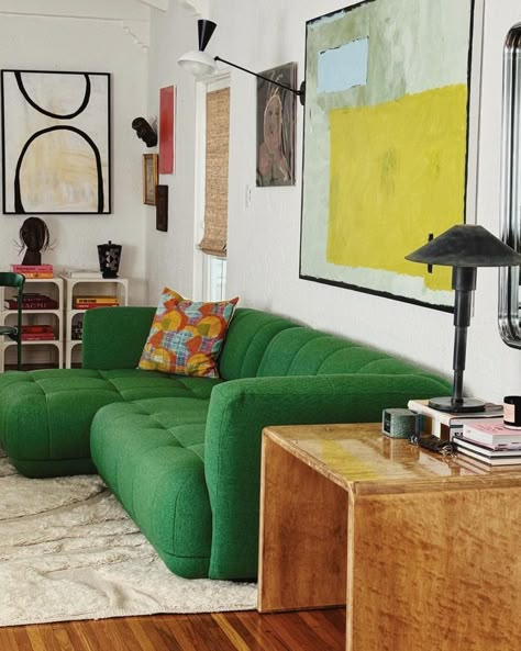 Green Sofa Colourful Living Room, Bright Green Sofa, Bright Green Couch, Green Couch Interior, Green L Shaped Sofa, Green Couch Living Room Colour Schemes, Colorful Living Room Interior, Lime Green Couch, Light Green Couch