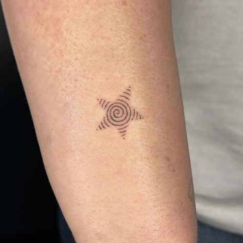 Hollow Star Tattoo, Wonky Star Tattoo, Star Tatoos Woman, Spiral Star Tattoo, Star Arm Tattoo, Star Tattoo Arm, Tattoos For Survivors, So Tattoo, Forearm Tattoo Ideas For Men