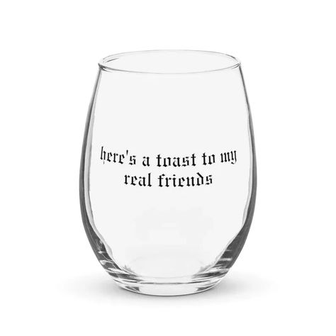 Meet me at midnight drinking from our Reputation inspired stemless wine glass. Makes a great gift for all Taylor lovers who enjoy a glass of wine. Would make a great 21st or 18th Birthday gift for a swifties first sip of alcohol. Toast with your real friends and celebrate your Era's Tour tickets, or drown your sorrows of losing the great war with this custom glass. Taylor Swift Drinking, Taylor Swift Themed Birthday Party Reputation, Reputation Birthday Party, Taylor Swift Wine Glasses, Glass Cups With Vinyl Taylor Swift, Bestie Wine Glasses, Custom Wine Glass, Taylor Swift Party, 18th Birthday Gifts