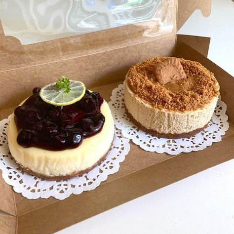 #food #deliciousfood #foodlover #yummy #foodpics Mini Cheesecakes Aesthetic, Baking Small Business, Cheesecake Aesthetic, Burnt Cheesecake, Cafe Cake, Cake Cafe, Baking Packaging, Bakery Menu, Yummy Comfort Food