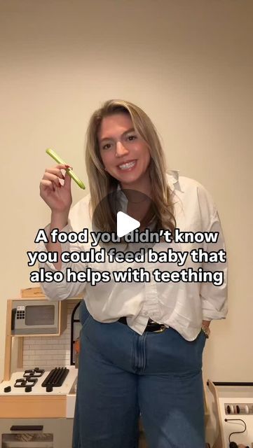 Teething Baby Remedies, Baby Starting Solids, Baby Led Weaning Ideas, First Foods For Baby, Weaning Ideas, Teething Hacks, Foods For Baby, Baby Remedies, Nanny Life