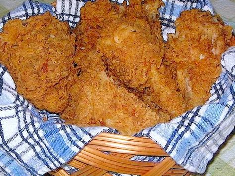 K F C Extra Crispy Chicken (Copycat). Photo by Spice Guru  This recipe looks close -- maybe one to try Extra Crispy Chicken, Buttermilk Oven Fried Chicken, Kfc Original Recipe, Copy Cats, Kentucky Fried, Oven Fried Chicken, Breaded Chicken, Fries In The Oven, Copycat Recipe