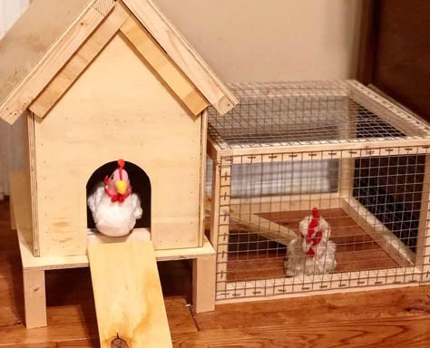 Popsicle Stick Chicken Coop Craft, Farm Dollhouse Diy, Dollhouse Chicken Coop, Chicken Coop Craft, Cardboard Chicken Coop, Miniature Chicken Coop, Farm Toy Display, Miniature Farm, Hobby Lobby Crafts