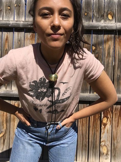 How to Wear a Bolo Tie: 3 Ways to Wear a Bolo Tie with a T-shirt — Sophie Kissin Jewelry Bolo Tie Outfit, Tie Styling, Tie Outfit, Plain White T's, 3 Ways To Wear, Turtleneck Style, Styling Guide, Effortless Outfit, Western Look