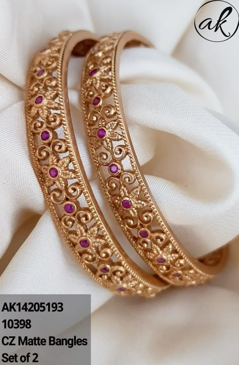 #onegramgold #temple jewelry available at Arshi's..  for bookings whatsapp on 9486115312. worldwide shipping Bangles Jewelry Designs Gold, Jewelry Designs Gold, Gold Bangles For Women, Gold Jewelry Outfits, Gold Bangle Set, Temple Jewelry, Beautiful Gold Necklaces, Gold Necklace Indian Bridal Jewelry, Indian Jewelry Sets