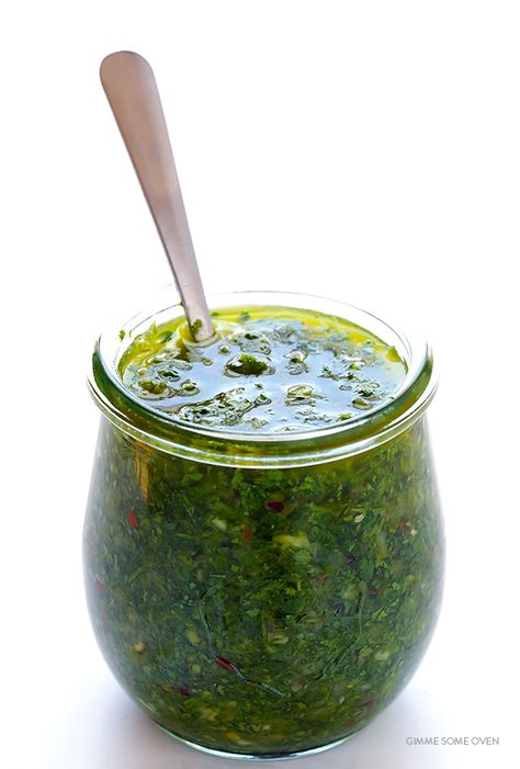 You will love this fresh, green and totally delicious Chimichurri Sauce recipe. It's flavorful, healthy, and can be prepared in less than 5 minutes! Chimichurri Sauce Recipe, Chimichurri Recipe, Gimme Some Oven, Marinade Sauce, Chimichurri Sauce, Aioli, Red Wine Vinegar, Sriracha, Marinara