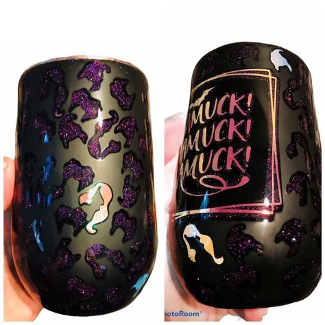 Black Glitter Tumbler Ideas, Fall Craft Fairs, Tumbler Pictures, Glassware Crafts, Halloween Cups, Vinyl Tumblers, Glitter Wine, Glitter Tumbler Cups, Custom Tumbler Cups