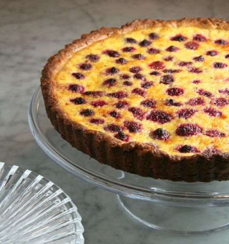 Berry Custard Pie, Raspberry Custard Pie, Raspberry Custard Tart, Berry Custard, Raspberry Custard, Raspberry Caramel, Custard Pie Recipe, Caramel Tart, Vegetarian Bake