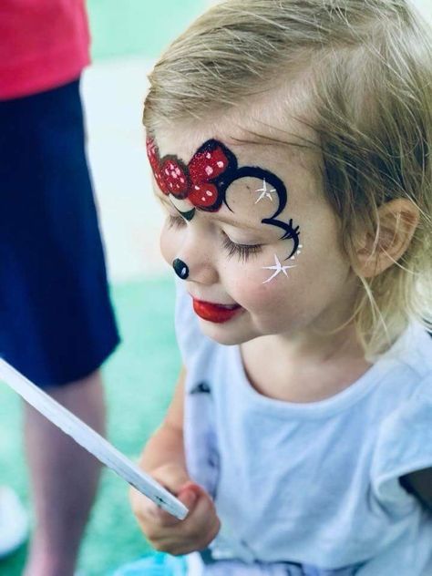 Mini and mickey mouse Minnie Mouse Makeup For Kids, Mini Mouse Face Paint Easy, Mini Mouse Face Painting, Mini Mouse Makeup Ideas, Mickey Mouse Face Paint, Minnie Mouse Face Paint Halloween, Mini And Mickey, Mini Mouse Makeup Girl, Minnie Makeup