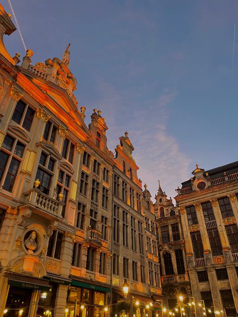 #instagram #travel #traveltips #brussels #pinterest #aesthetic Brussels Instagram Story, Brussel Aesthetic, Brussels Shopping, Playlist Organization, Brussels Belgium Aesthetic, Brussels Aesthetic, Belgium Aesthetic, Brussels Belgium Travel, Brussels Travel