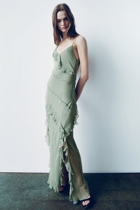 Zara Dresses 2023, Long Ruffled Dress, Sage Green Maxi Dress, Elegant Style Dress, 70s Inspired Fashion, Zara Woman Dress, Ruffled Dress, Dress 2024, Zara Dress