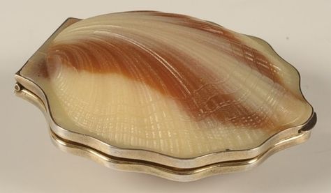 RUSSIAN SILVER SEASHELL COMPACT Elegant Silver Shell, Seashell Compact Mirror, Vintage Gold Shell Gift, Nickel-free Ocean-inspired Shell-shaped Shell, Gold Compact Mirror Vintage, Lipstick Case, Vintage Cosmetics, Elegant Shoes, Vintage Purses