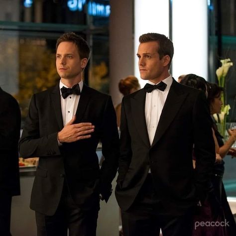 Suits Harvey And Mike, Mike Ross And Harvey Specter, Mike And Harvey, Suits Wallpaper, Mike Ross Suits, Mike Suits, Mike Ross, Suits Tv Series, Suits Harvey