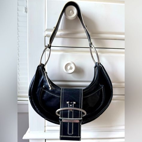 Charles David black leather shoulder purse 90s Purses, Beautiful Purse, Charles David, Shoulder Purse, Silver Tone, Black Leather, Bag Lady, Purse, Shoulder Bag