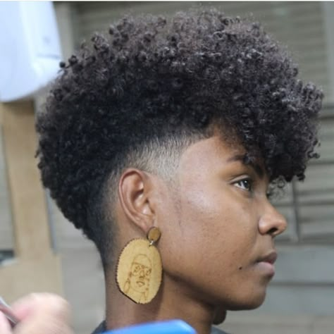 Tapered Natural Hair Cut, Afro Styles, Natural Hair Haircuts, Natural Haircuts, Short Natural Haircuts, Short Hair Designs, Short Natural Curly Hair, Short Shaved Hairstyles, Short Black Hair