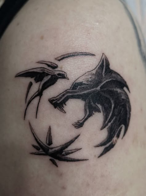 Witcher Symbol Tattoo, The Witcher Wolf Tattoo, Witcher Medallion Tattoo, Small Warrior Tattoo, Witcher Wolf Tattoo, Bg3 Tattoo Ideas, Witcher Tattoo Design, The Witcher Tattoo Ideas, Witcher Tattoo Ideas