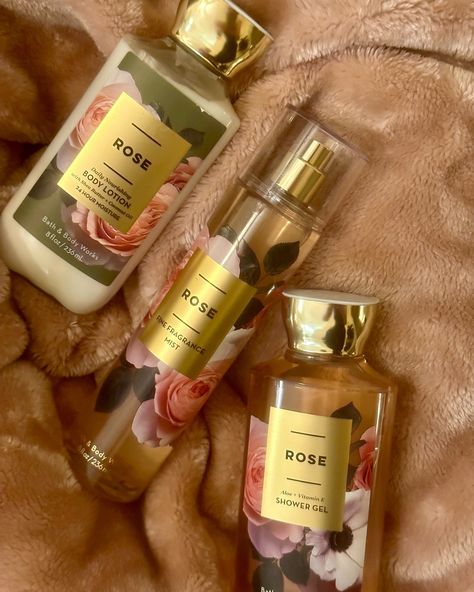 Rose Scent Aesthetic, Rose Bath And Body Works, Pjo Fanfic, Preppy Style Aesthetic, Scent Aesthetic, Rose Products, Scent Combos, Friends Bridal, Rose Scent