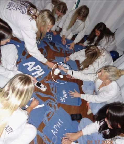 Denim Sorority Theme, Denim Bid Day, Coke Party, Welcome Week, Sorority Themes, Recruitment Themes, Party Jeans, Hamptons Summer, Pocket Full Of Sunshine