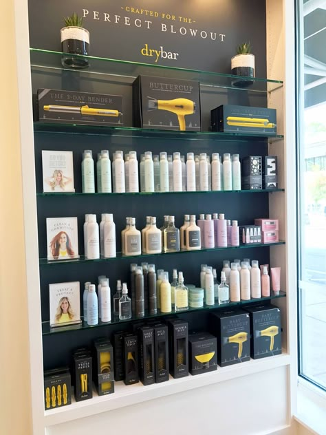 Hair Salon Products Display, Salon Retail Display, Dry Bar Hair, Blow Out Bar, Natural 4c Hair, A Blowout, Hair Salon Interior, Blow Dry Bar, Salon Suites Decor