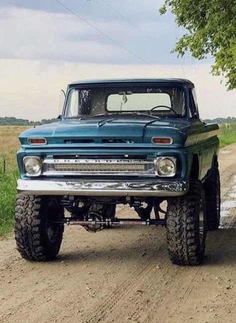 Country Trucks, Trucks Lifted Diesel, Nice Trucks, Custom Pickup Trucks, Vintage Pickup Trucks, Old Ford Trucks, Lifted Chevy Trucks, Chevy Pickup Trucks, Old Pickup Trucks