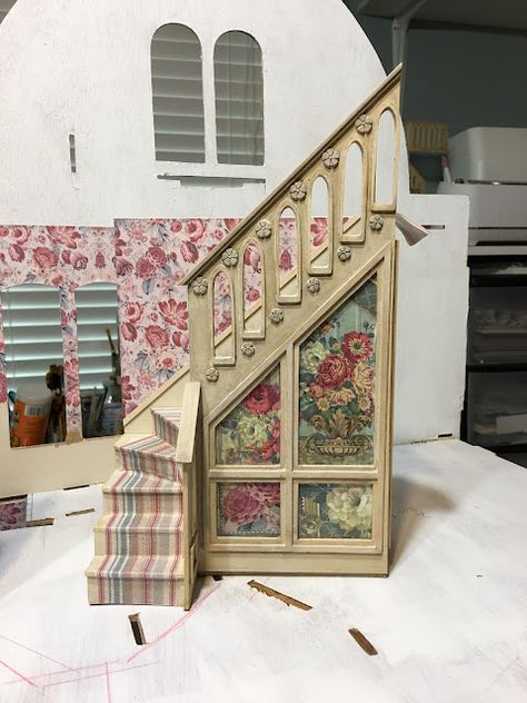 My Miniature Madness: Disorganized Progress Dollhouse Stairs Diy, Dollhouse Stairs, Stairs Miniature, Dollhouse Spiral Staircase, Miniature Dollhouse Attic Ideas, Dollhouse Attic, Exterior Door Frame, Ceiling Paper, Stairway Wall